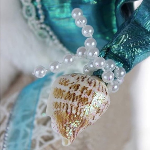 Windy Hill Collection ‘Coastal Christmas Santa’ - Picture 5 of 8